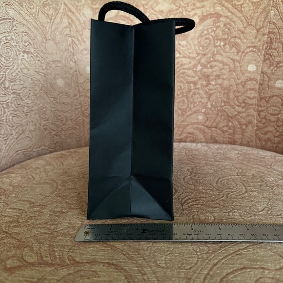 Chanel Black Camellia Gift Bag with White Ribbon and Receipt Holder - Picture 5 of 9